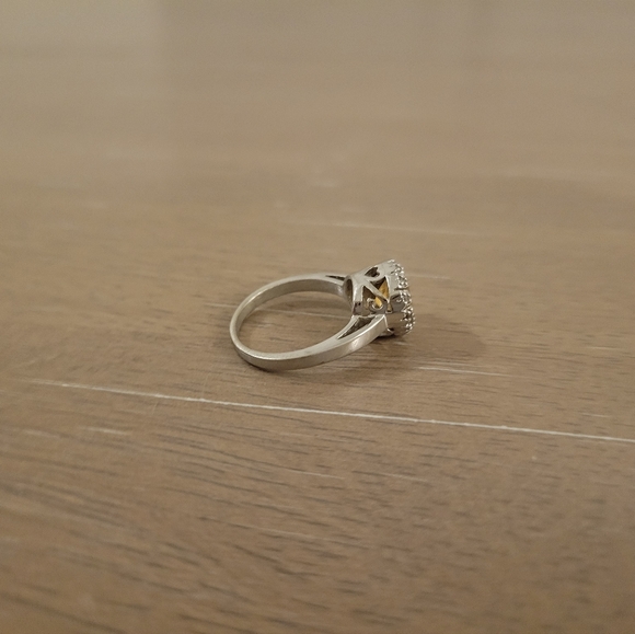 Sterling Silver Ring - Picture 2 of 14